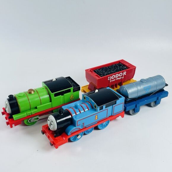 Thomas The Tank Engine 2009 Plastic Lot 4 Pieces Engines Tested Percy Water Coal - Picture 1 of 15